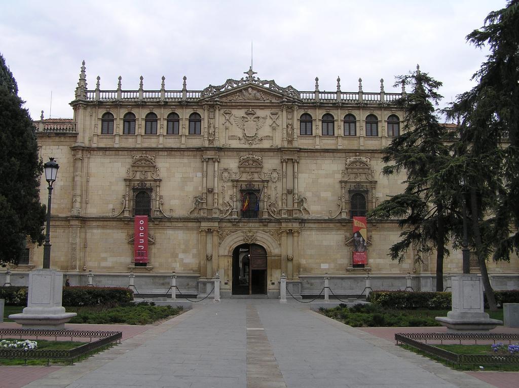 Hostal Jacinto Alcala de Henares Exterior photo