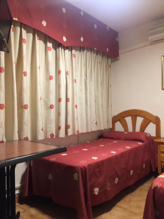Hostal Jacinto Alcala de Henares Exterior photo