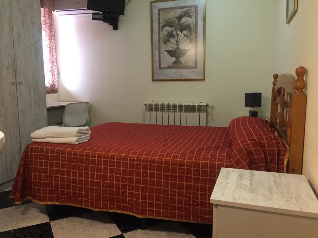 Hostal Jacinto Alcala de Henares Exterior photo