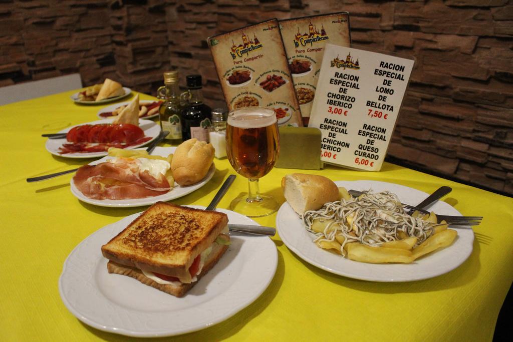 Hostal Jacinto Alcala de Henares Exterior photo