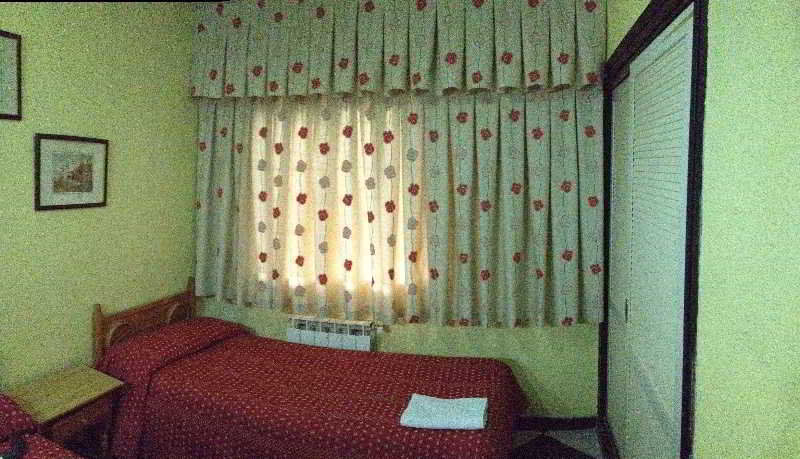 Hostal Jacinto Alcala de Henares Exterior photo